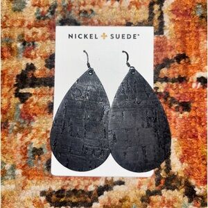 Nikel & Suede Medium Teardrops in Black Cork